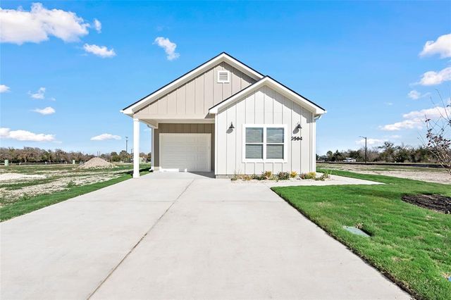 $275,000 | 2504 Shady Route Lane | Bryan