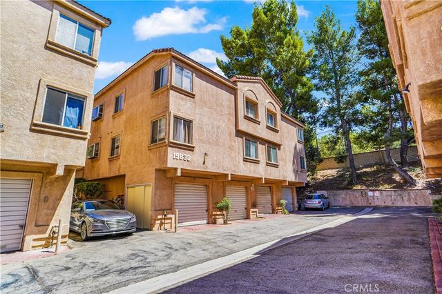 $400,000 | 19830 Sandpiper Place, Unit 55 | North Newhall