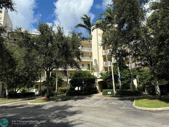 $2,500 | 3500 Oaks Clubhouse Drive, Unit 204 | Palm Aire