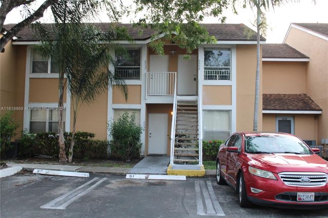 $198,000 | 2238 Southwest 80th Terrace, Unit 2238 | Lakeshore at University Park