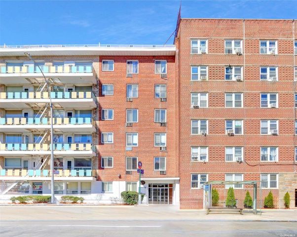 $179,500 | 3201 Grand Concourse, Unit 4M | Bedford Park