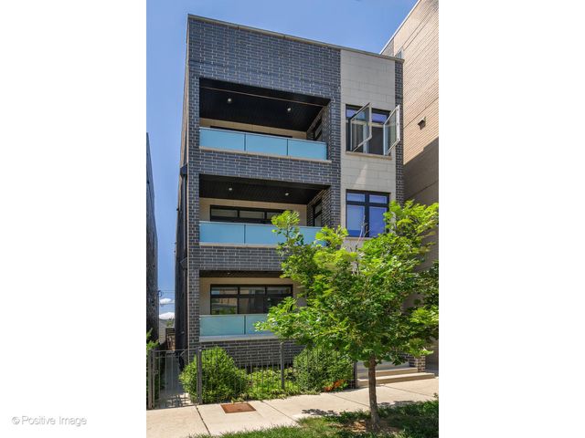 $649,999 | 1850 North California Avenue, Unit 1 | Logan Square