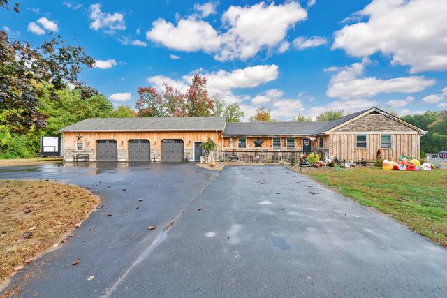 $1,200,000 | 33 Seymour Road | East Granby