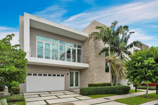 $2,200,000 | 10573 Northwest 67th Terrace | Doral