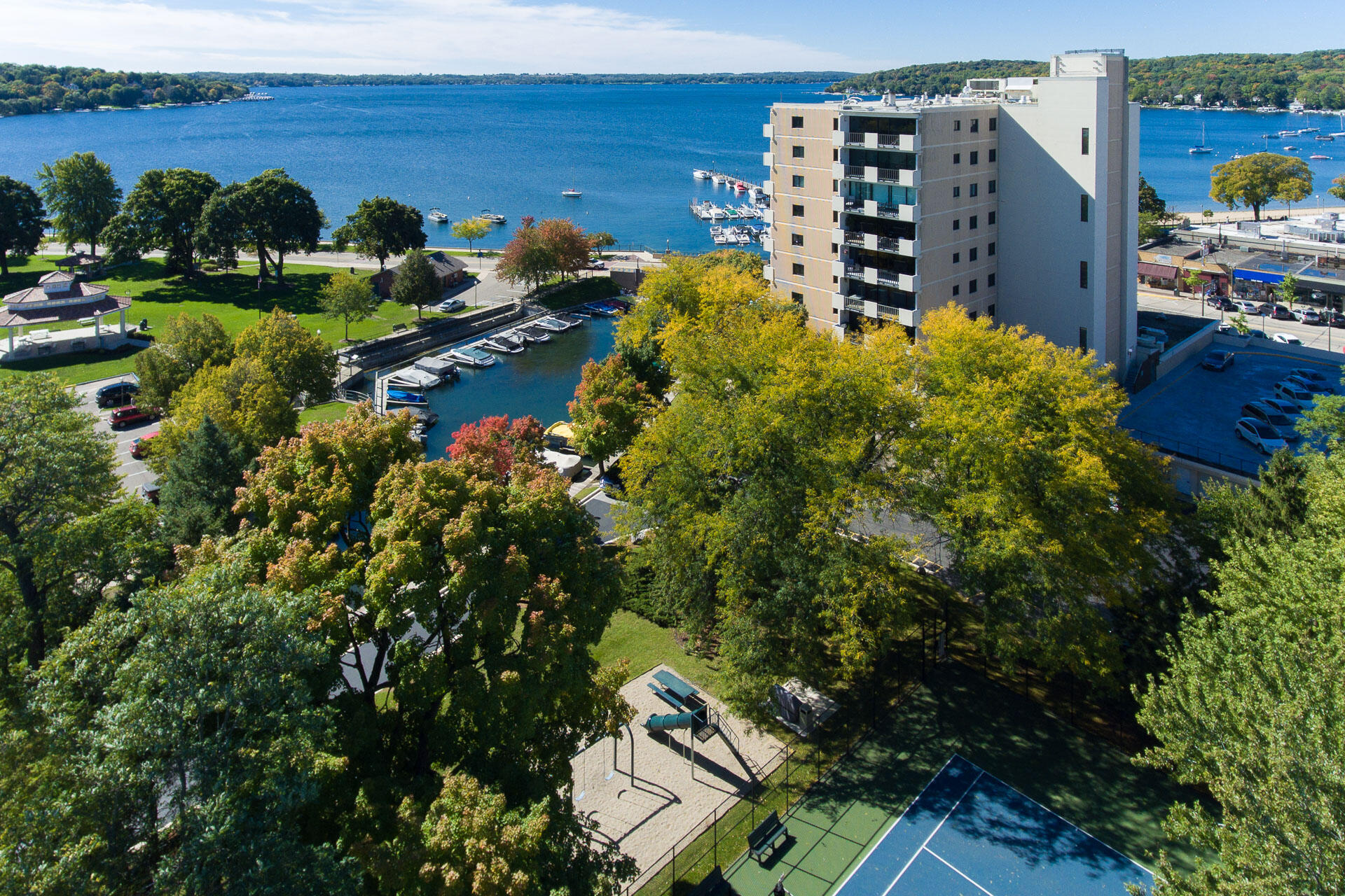 Geneva Towers On Lake Geneva