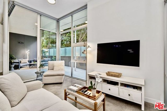 $1,279,000 | 4080 Glencoe Avenue, Unit 117 | Marina del Rey