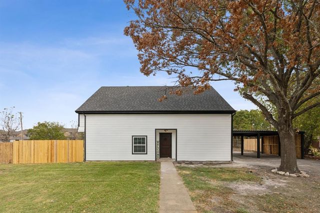 $429,000 | 402 West Cedar Street | Gunter