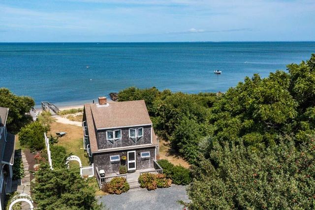 $2,999,900 | 232 Robbins Hill Road | Brewster Village