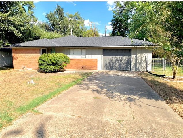 $280,000 | 903 Stanfield Circle | Bryan