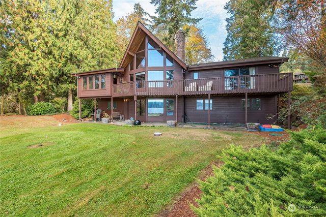 $819,900 | 127 Lakeview Drive