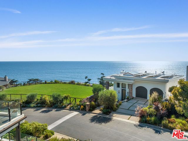 $15,000,000 | 31554 Victoria Point Road | Malibu Beach