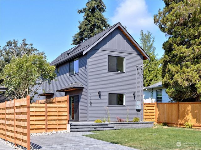 $749,950 | 11709 Fremont Avenue North | Bitter Lake