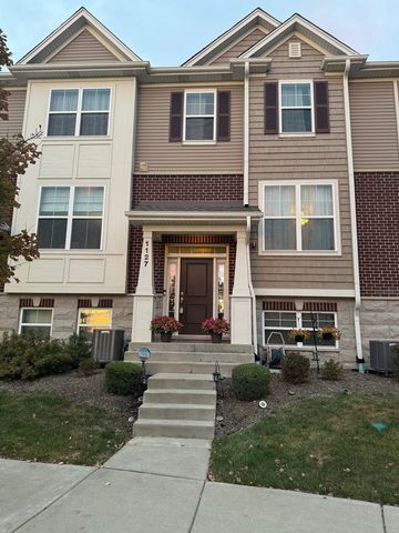 $3,100 | 1127 Evergreen Avenue, Unit 52 | Des Plaines