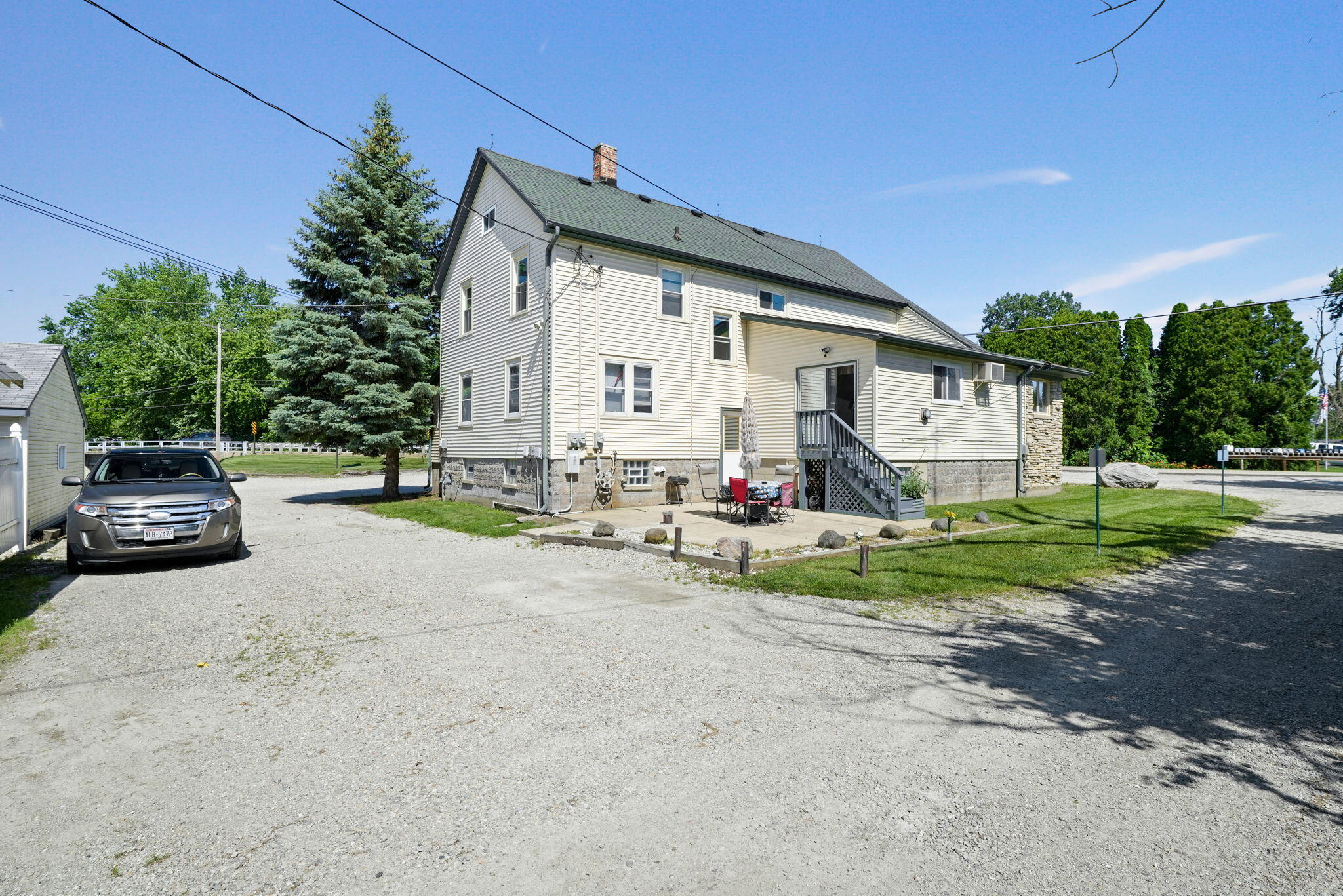 4 Unit Apartment Building