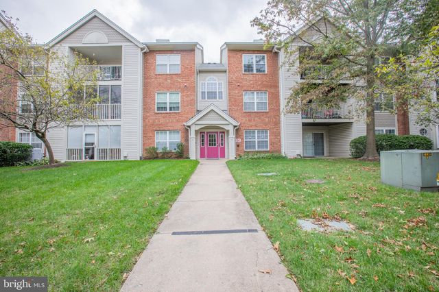 $1,850 | 304 Blue Water Court, Unit 101 | Cromwell Fountain