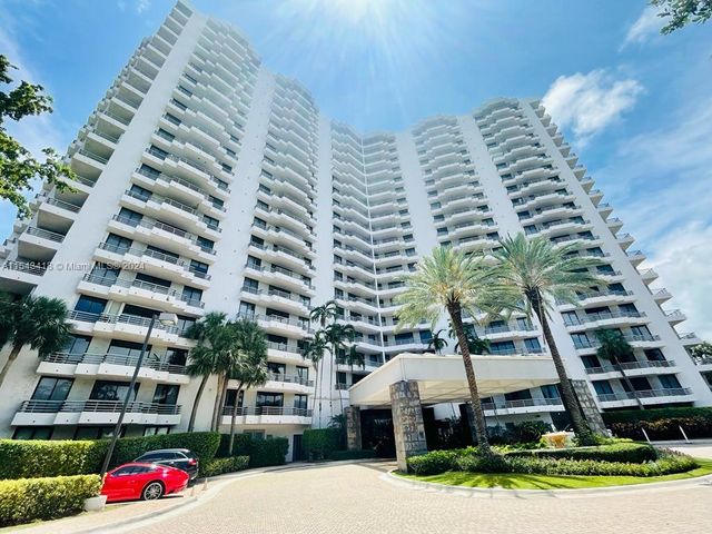 $499,000 | 3300 Northeast 191st Street, Unit 817 | Parc Central Aventura