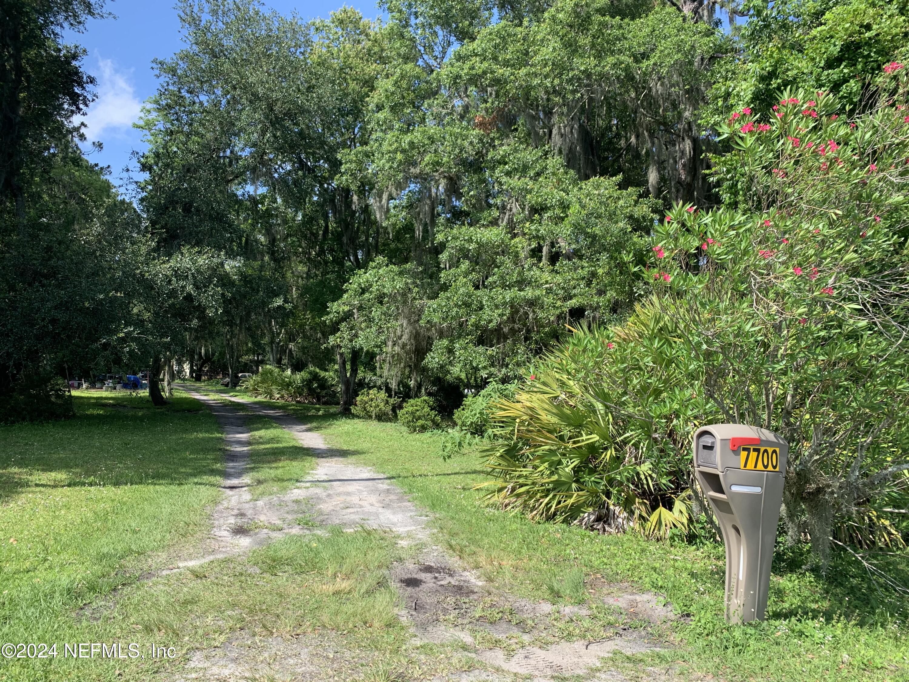 Ext Front Driveway