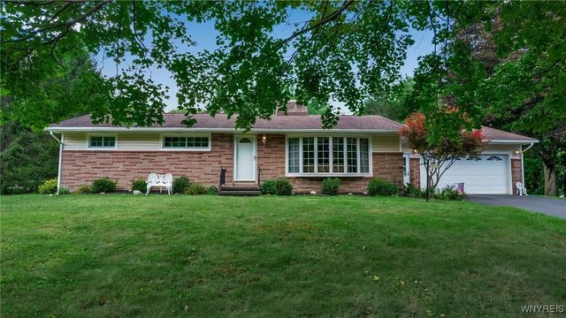 $325,000 | 50 Pleasantview Drive | Billington Heights