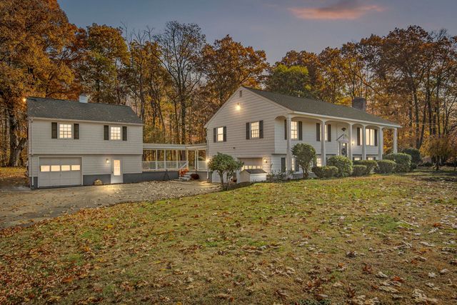 $879,900 | 39 Weare Road | Hampton Falls