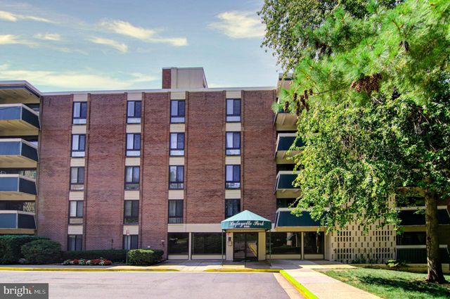 $245,000 | 6135 Leesburg Pike, Unit 604 | Lafayette Park