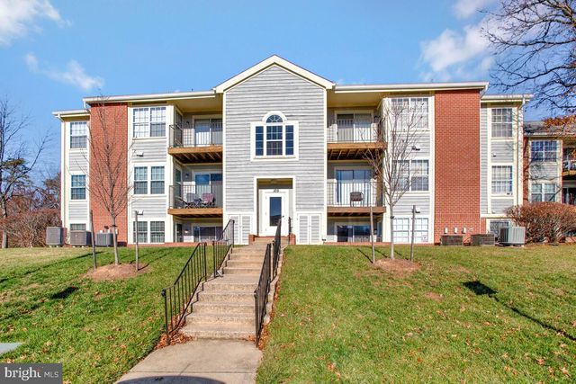 $194,900 | 105 Water Fountain Way, Unit 202 | Cromwell Fountain