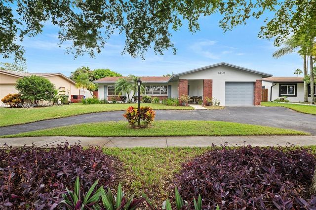 $650,000 | 1401 Northwest 122nd Avenue | Pembroke Lakes