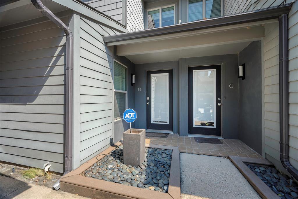 a view of an entryway of house