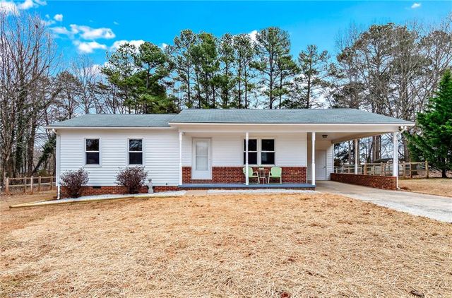 $219,900 | 224 Kyle Street | Yadkinville