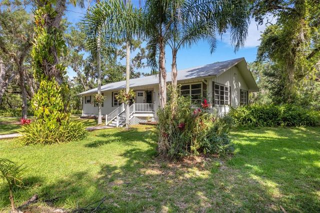 $855,000 | 14018 Pine Woods Lane East | Old Miakka