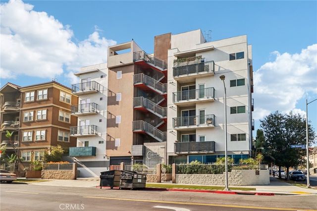 $799,888 | 903 South New Hampshire Avenue, Unit 303 | Mid-Wilshire