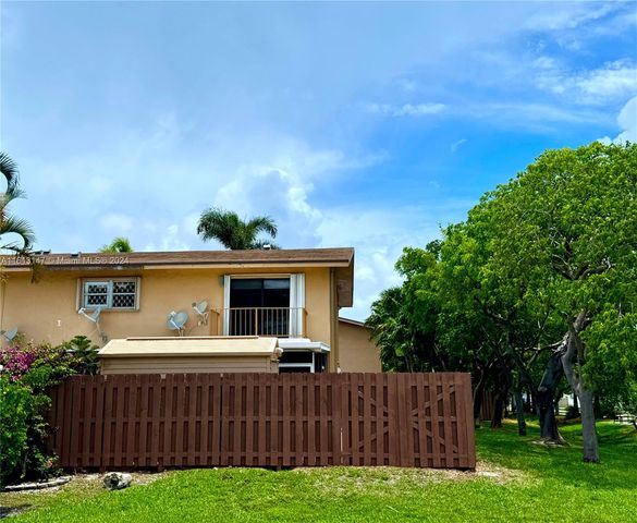 $469,000 | 450 Southeast 7th Street, Unit 244 | Dania Beach