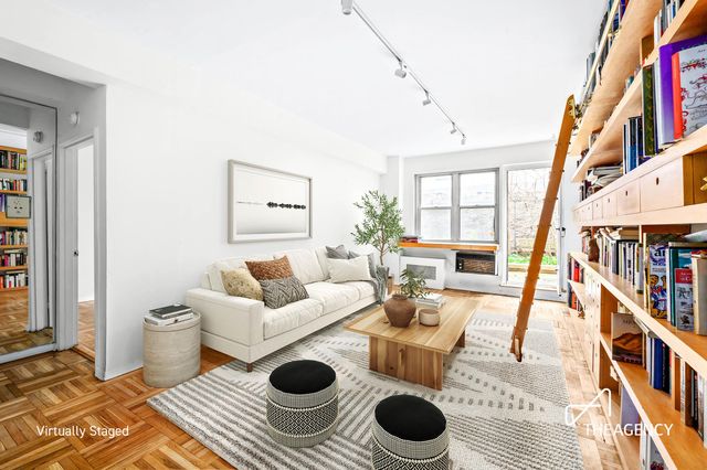 $895,000 | 45 West 10th Street, Unit LH | Greenwich Village