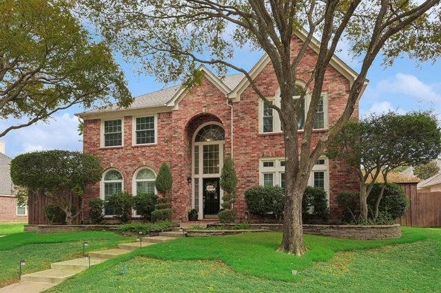 $749,500 | 1517 Lakeview Drive | Highland Oaks