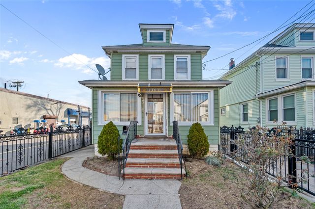 $700,000 | 134-11 220th Street | Laurelton