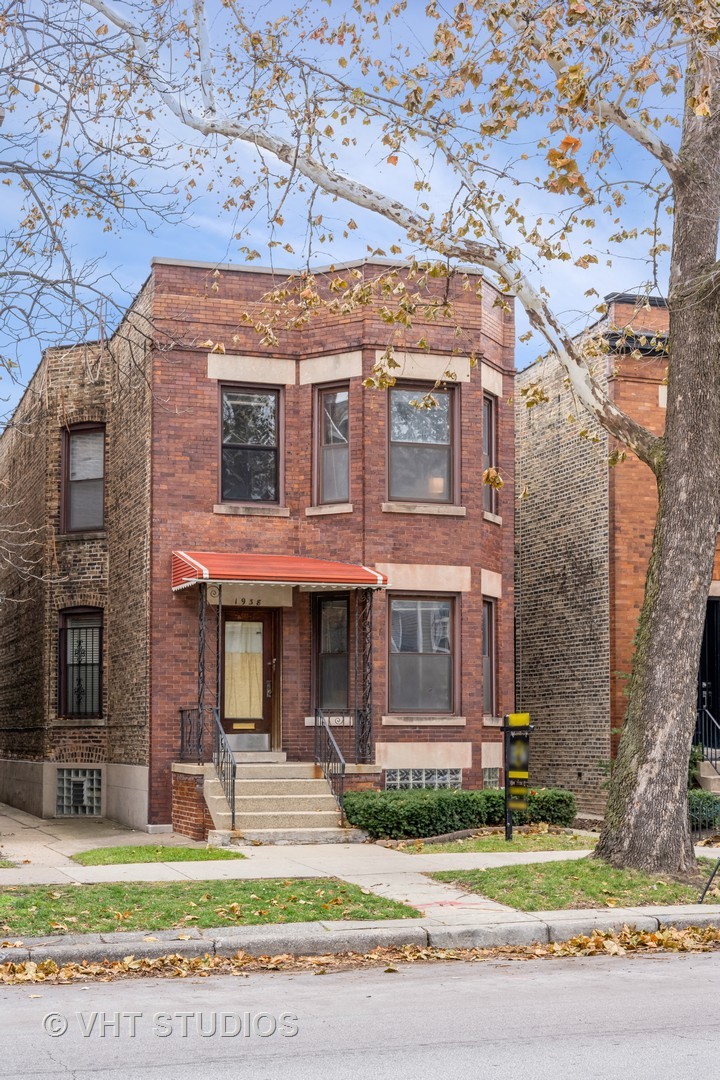 1938 West Addison Street, Chicago, IL 60613 | Compass