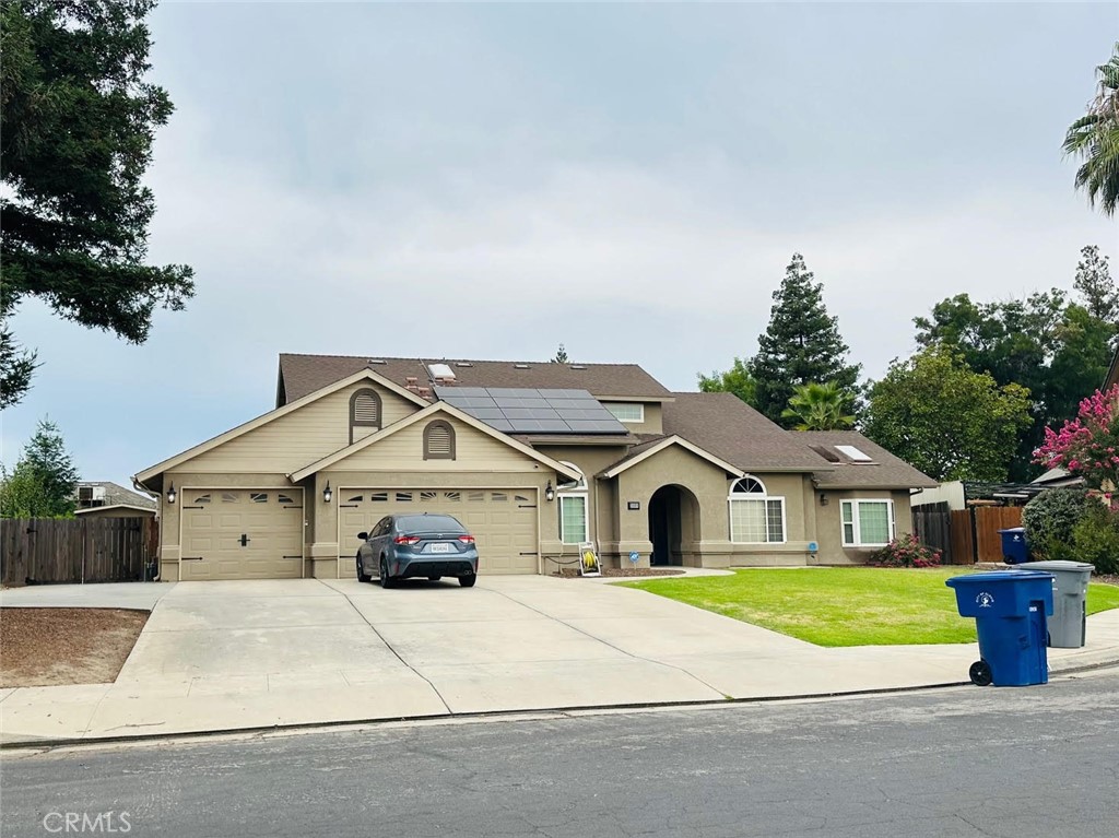 a house view with a outdoor space