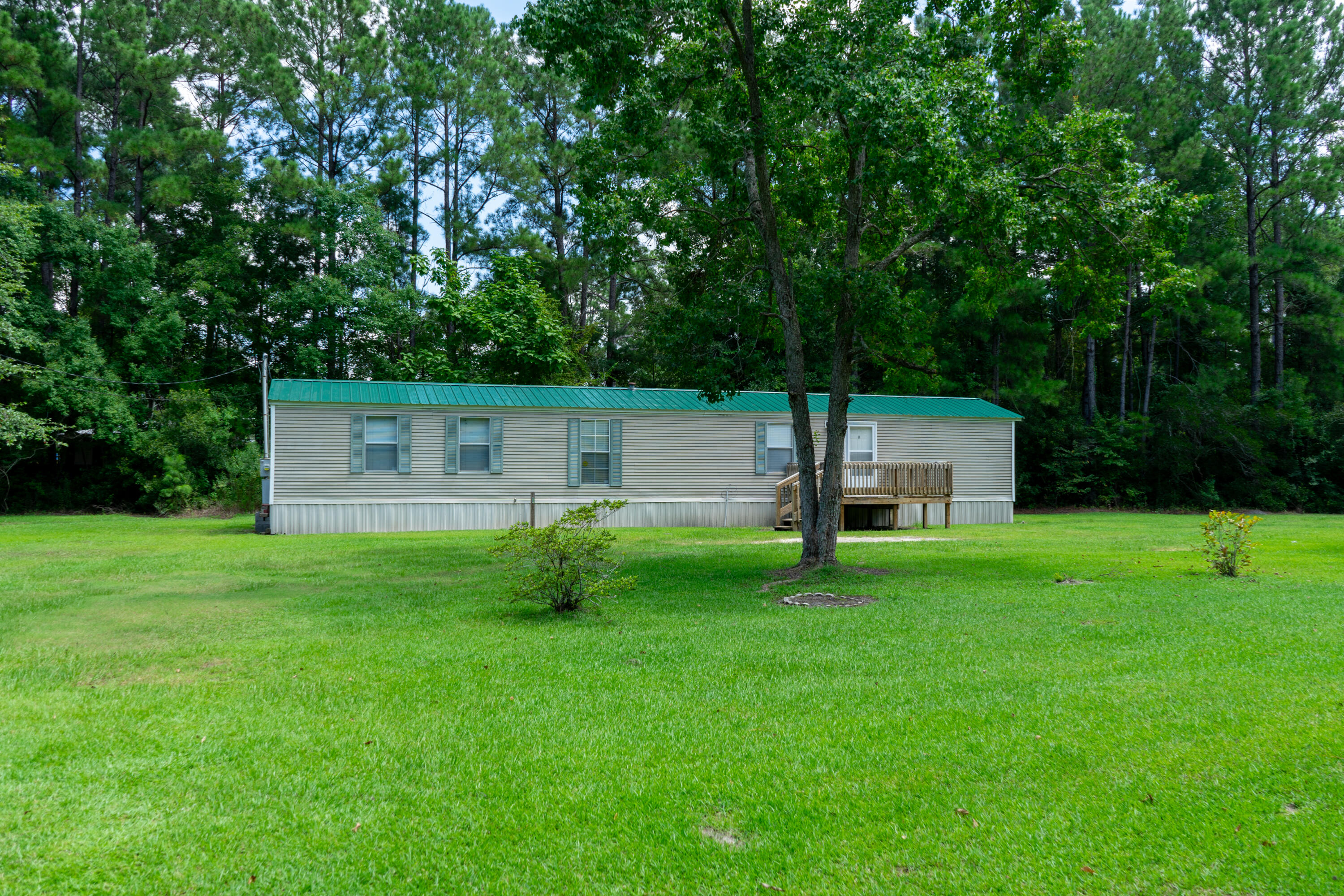 242 Powell Dr - Yard:Front of House 9