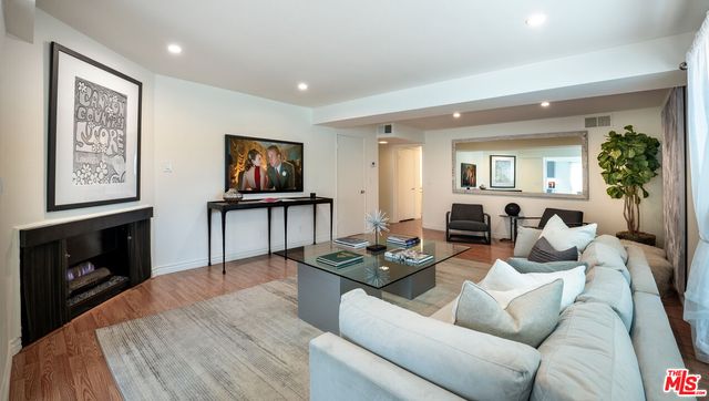 $598,080 | 1021 North Crescent Heights Boulevard, Unit 106 | West Hollywood Vicinity