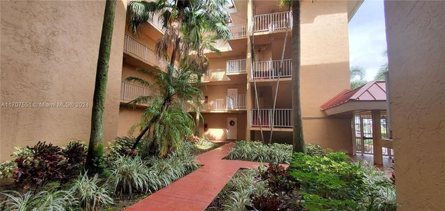 $2,500 | 605 South Pine Island Road, Unit 101A | Jacaranda