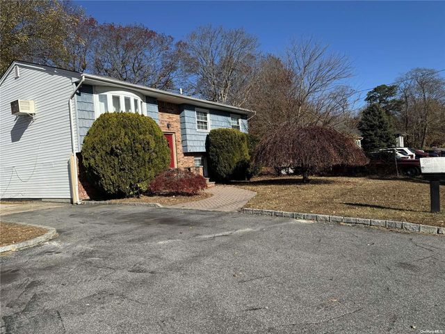 $649,000 | 91 Johnson Avenue | Lake Ronkonkoma