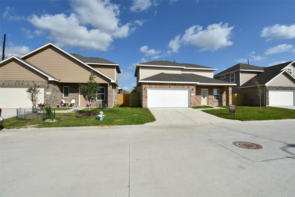 front view of house with a yard