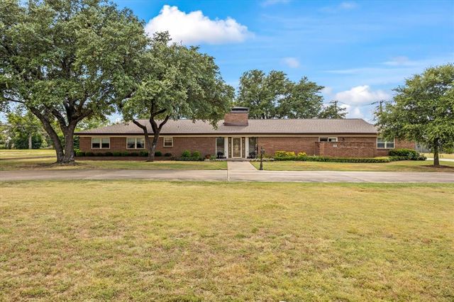 $550,000 | 702 South Nolan River Road | Cleburne