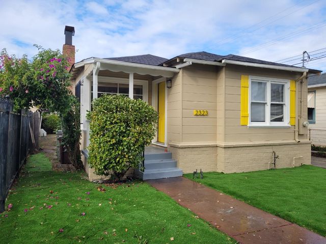 $499,998 | 2323 103rd Avenue | Las Palmas