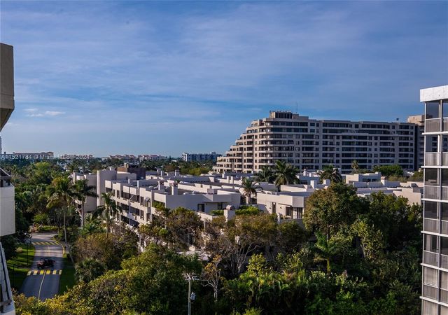 $890,000 | 170 Ocean Ln Drive, Unit 903 | Key Biscayne