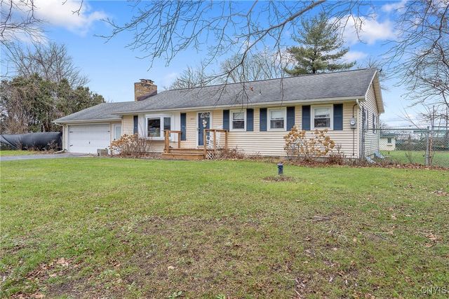 $249,900 | 5911 Lathrop Drive | Cicero Hamlet