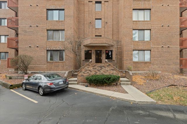 $195,900 | 6421 Pershing Road, Unit 303 | Stickney