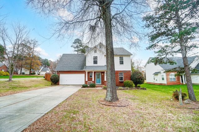 $400,001 | 2916 Waycross Drive | Hamilton Place