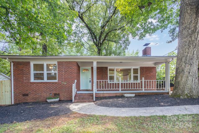 $325,000 | 916 Pierson Drive | Eastway Park