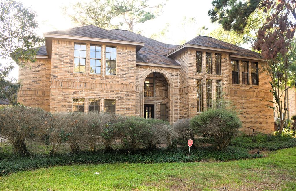 Spacious brick home in Atascocita Shores for leas