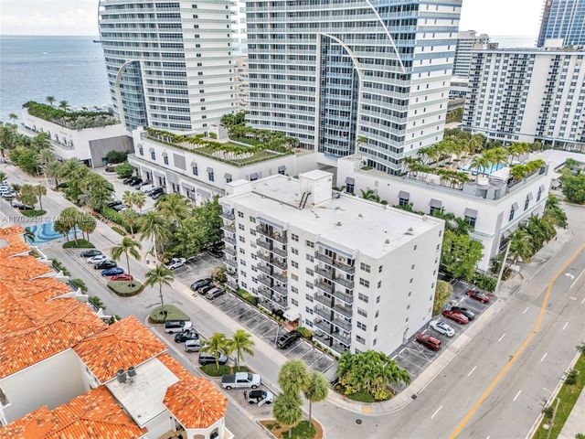 $319,900 | 3000 Riomar Street, Unit 410 | Central Beach